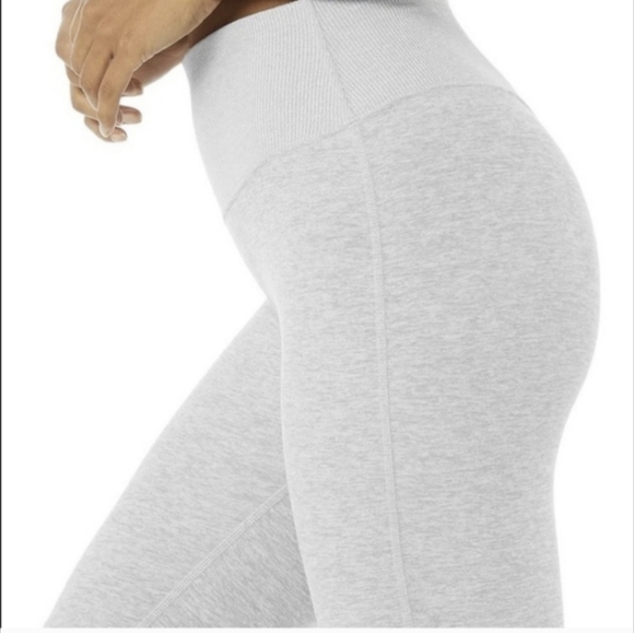 High-Waist Goddess Legging in velvety, plush Alosoft size small grey/zinc - Picture 5 of 12